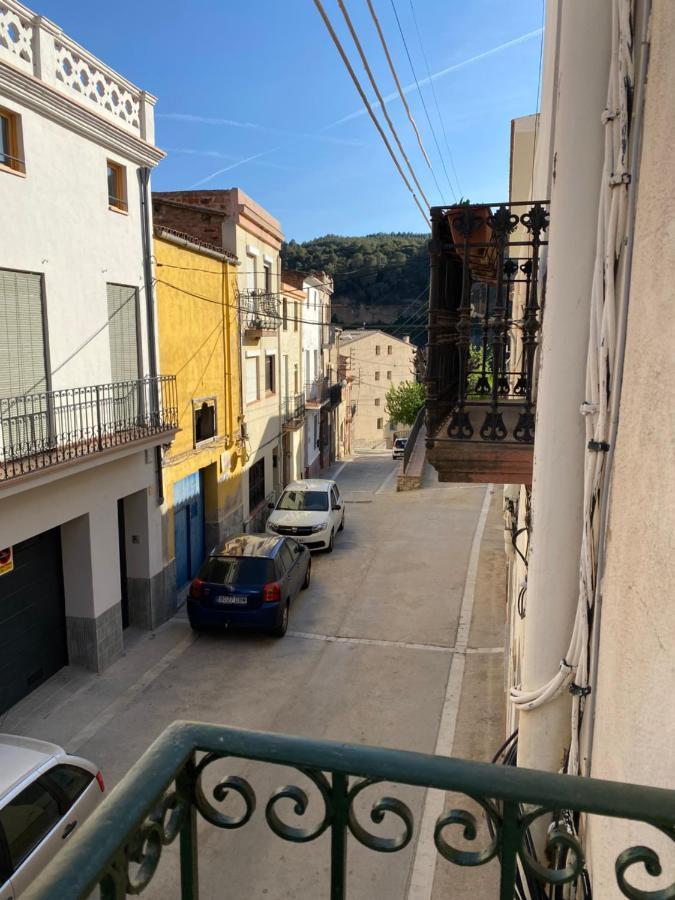 La Casa Vella El Bedorc Guest House Piera Bagian luar foto