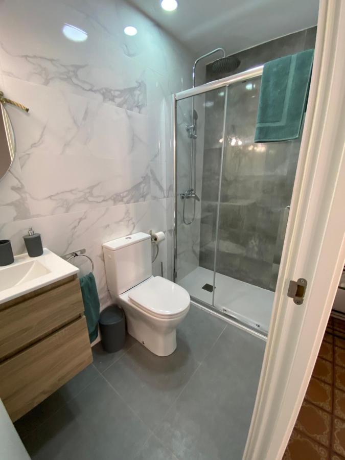 La Casa Vella El Bedorc Guest House Piera Bagian luar foto