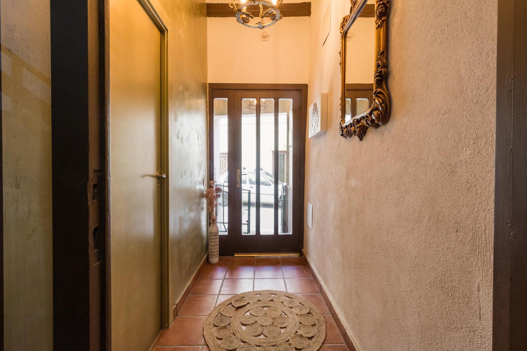 La Casa Vella El Bedorc Guest House Piera Bagian luar foto
