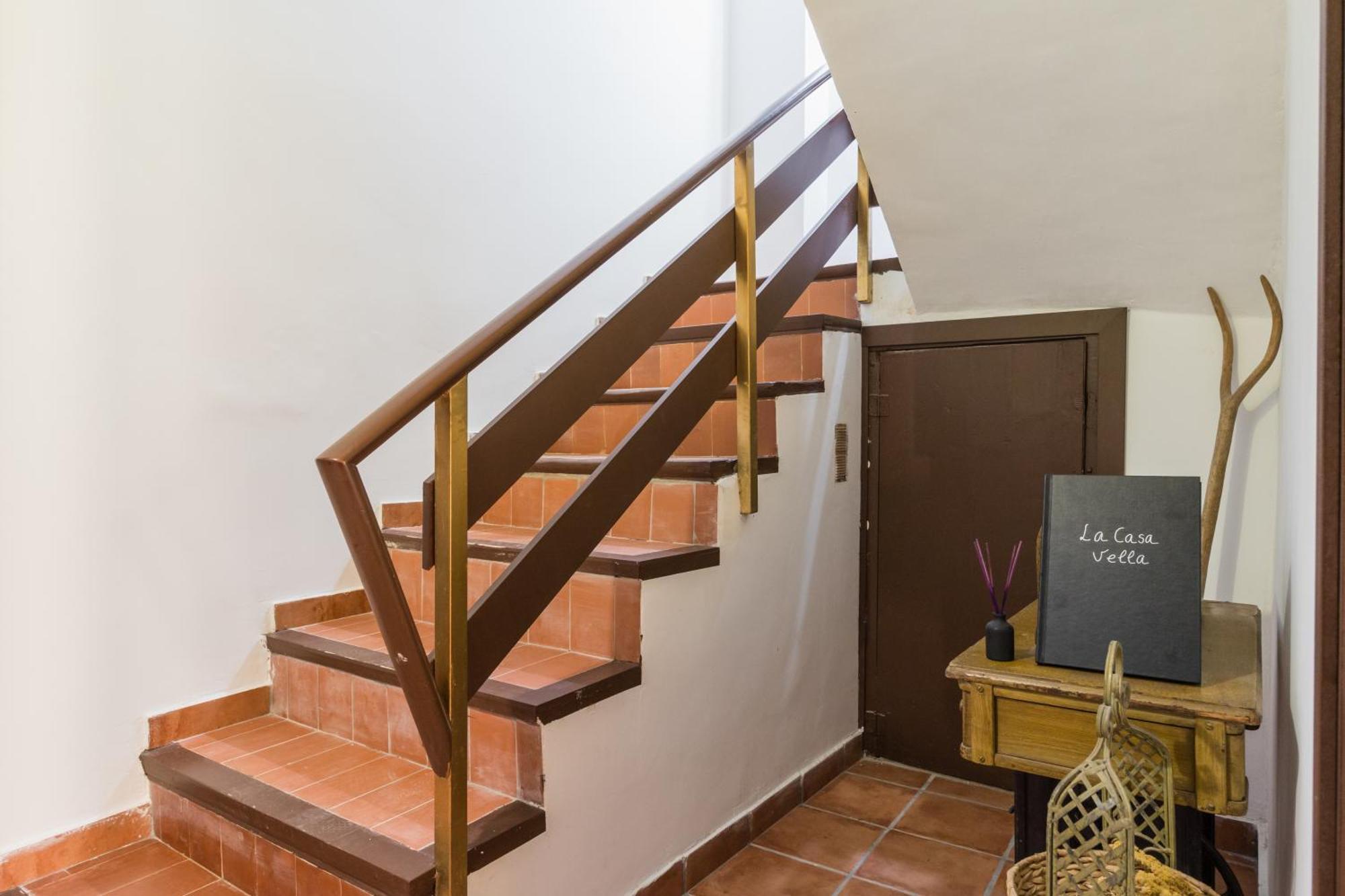 La Casa Vella El Bedorc Guest House Piera Bagian luar foto